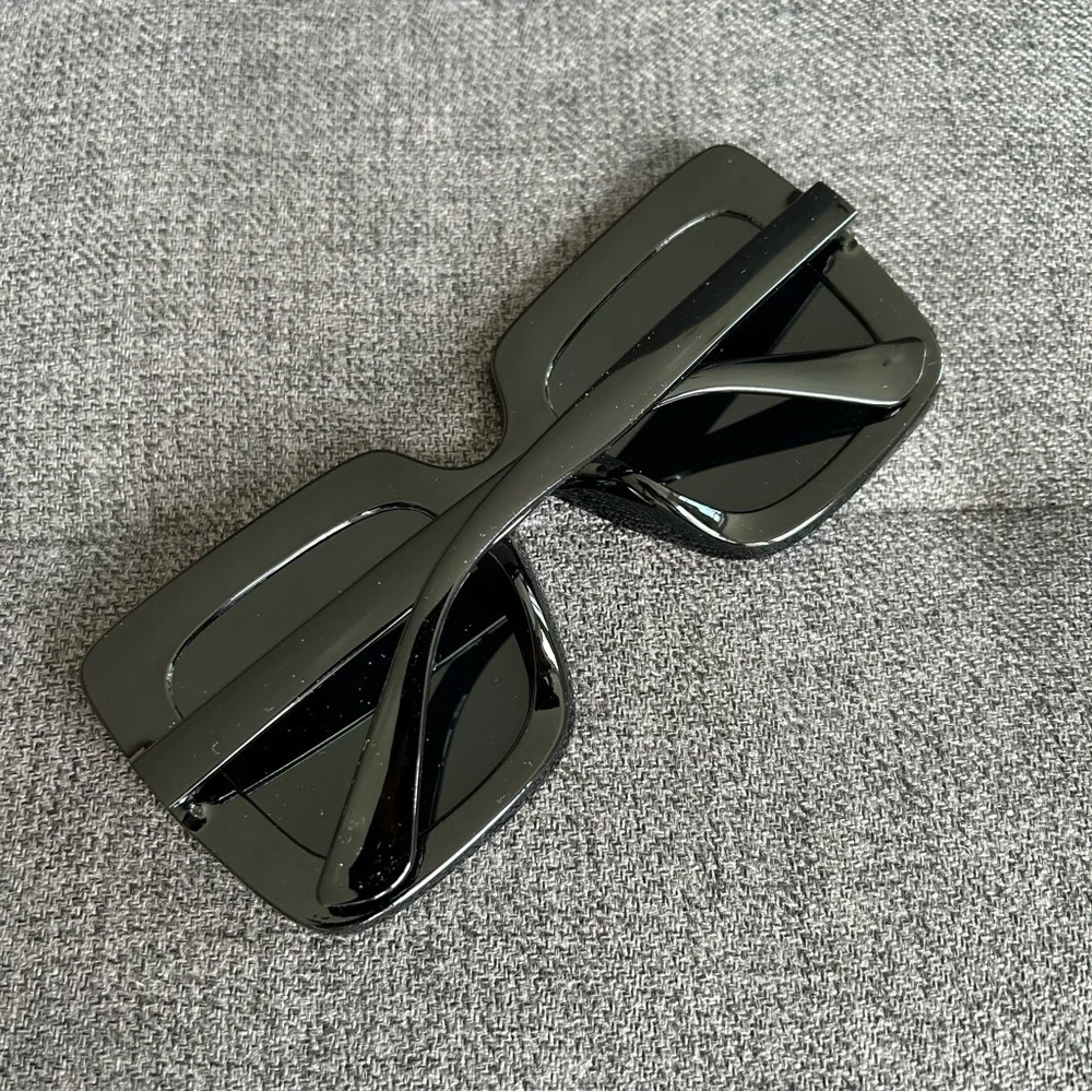 Sparkly, Fluted Rhinestone Rimmed Sunglasses, Black, Silver